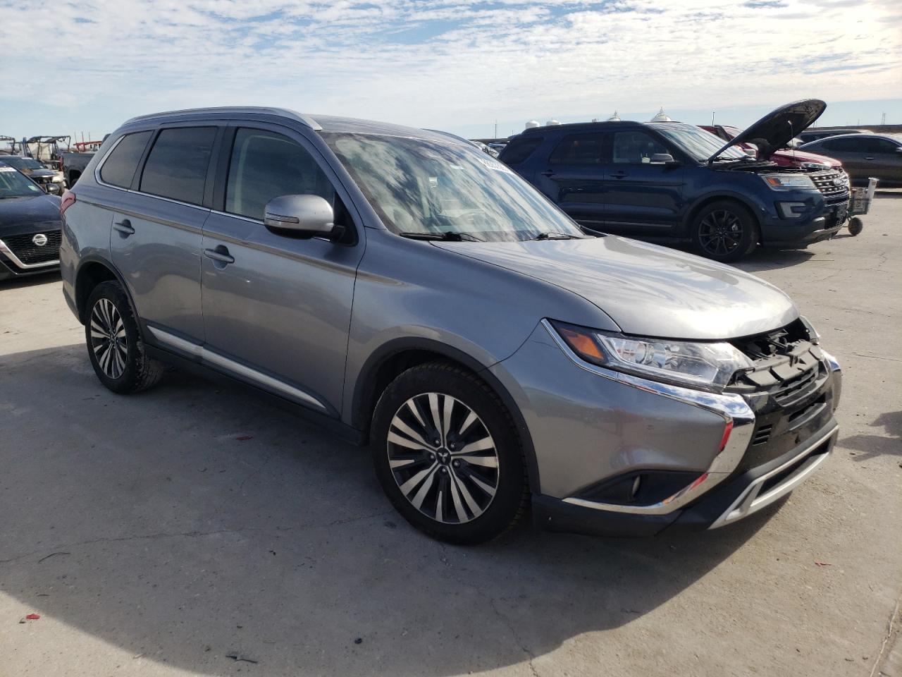 2020 Mitsubishi Outlander - Image 4