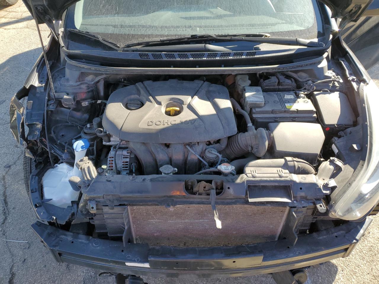 2016 Hyundai Elantra - Image 11