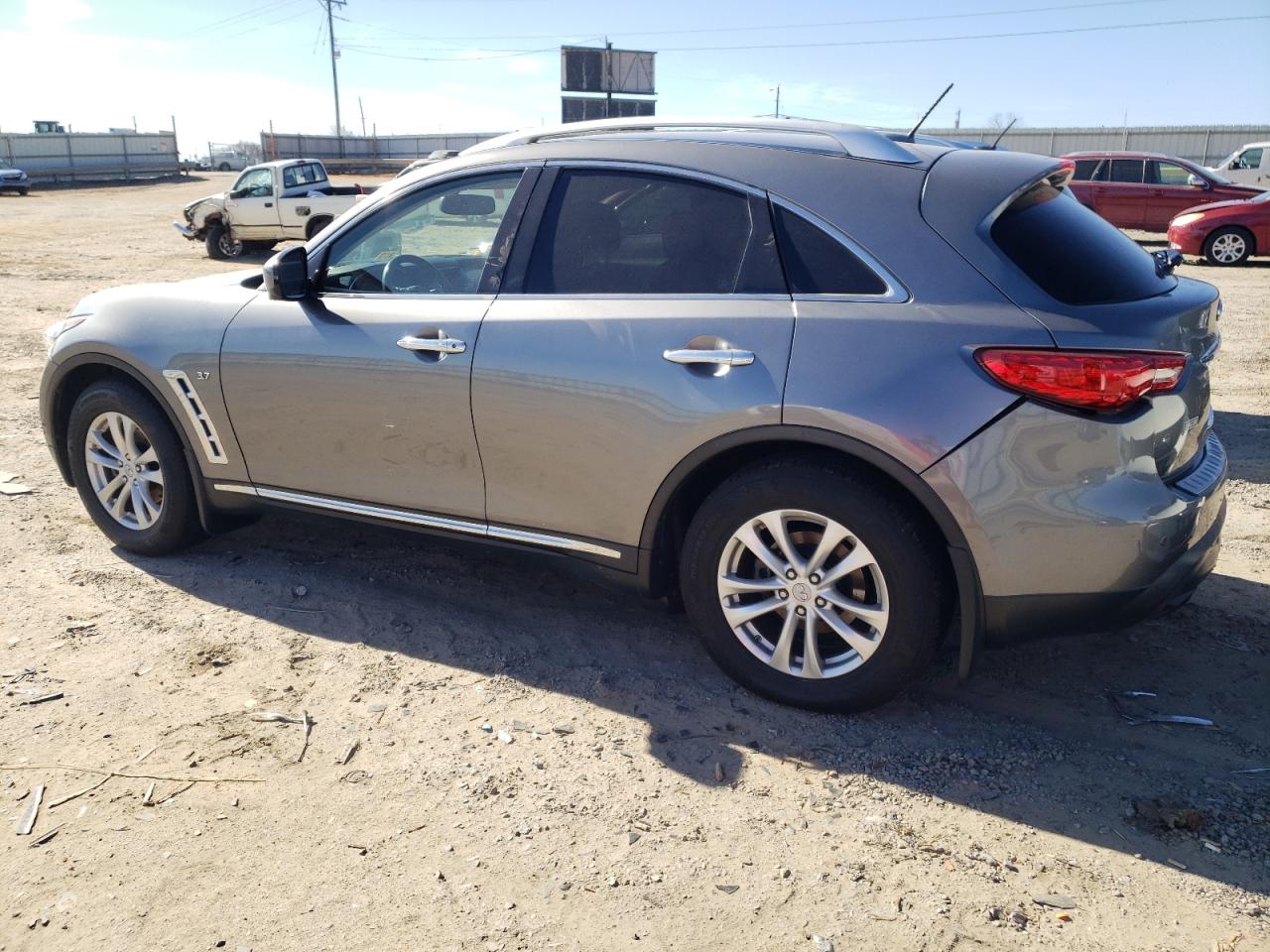 2015 Infiniti QX70 - Image 2