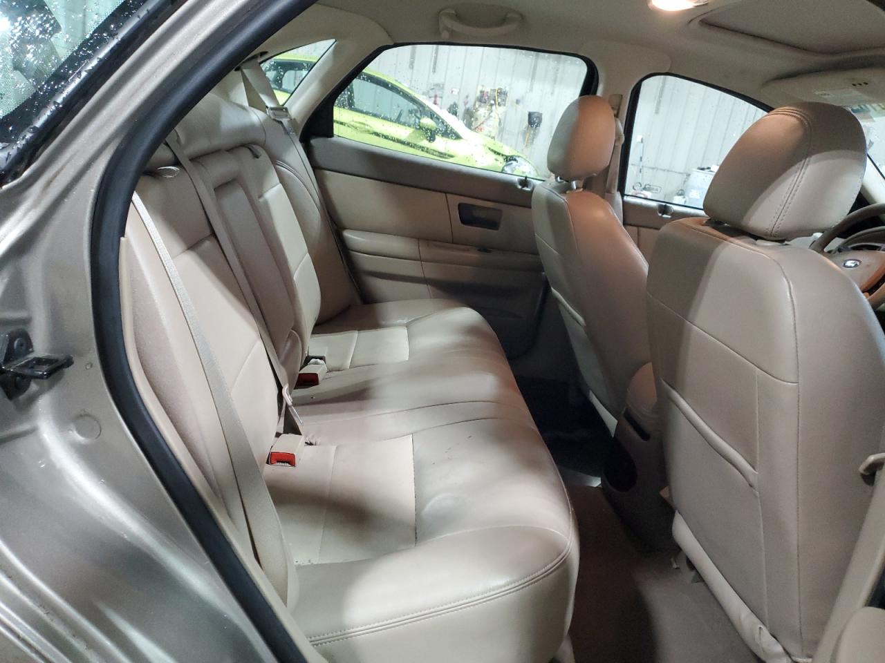 2005 Ford Taurus - Image 10