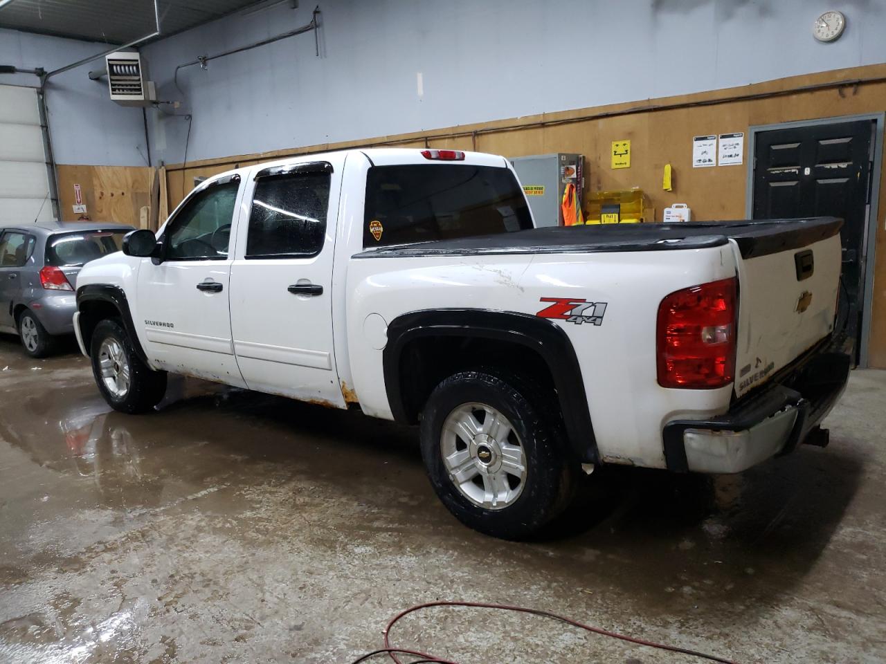 2011 Chevrolet Silverado - Image 2
