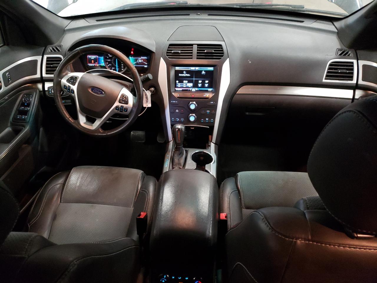 2015 Ford Explorer - Image 8