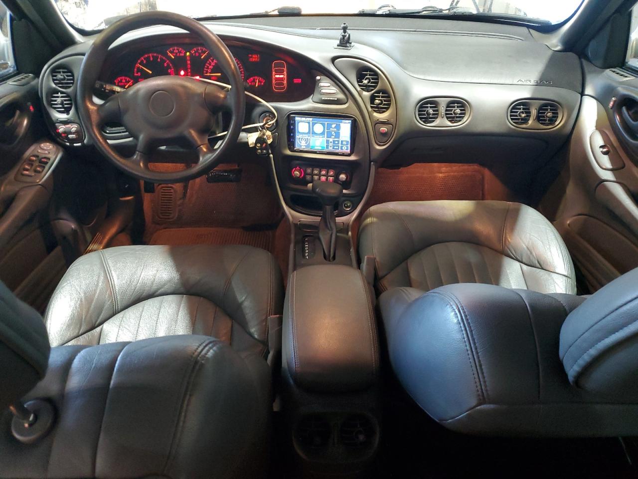 2002 Pontiac Bonneville - Image 8