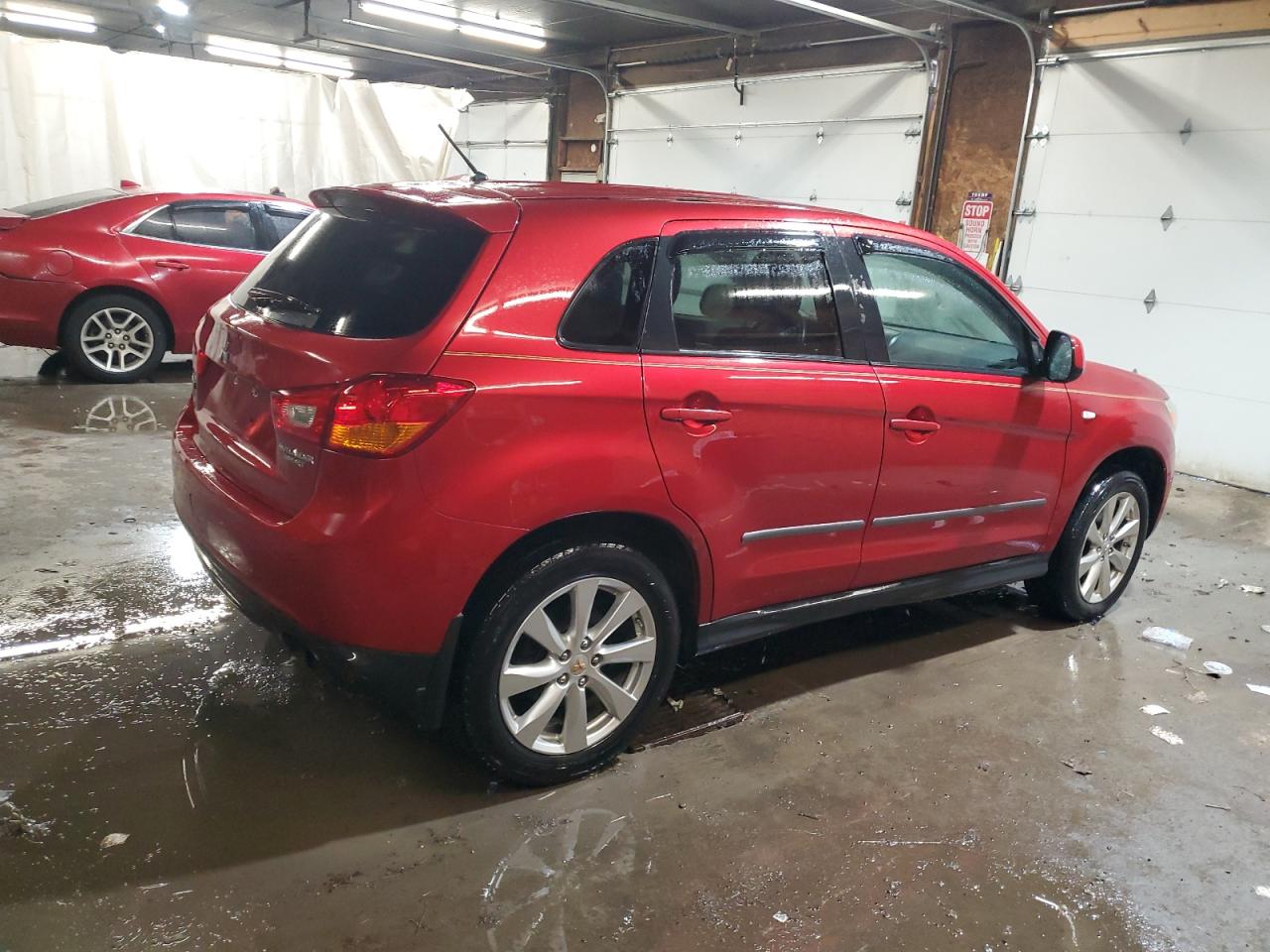 2013 Mitsubishi Outlander - Image 3