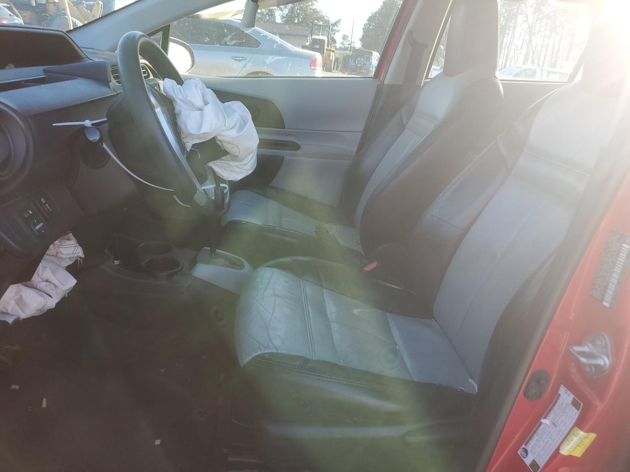 2012 Toyota Prius - Image 7