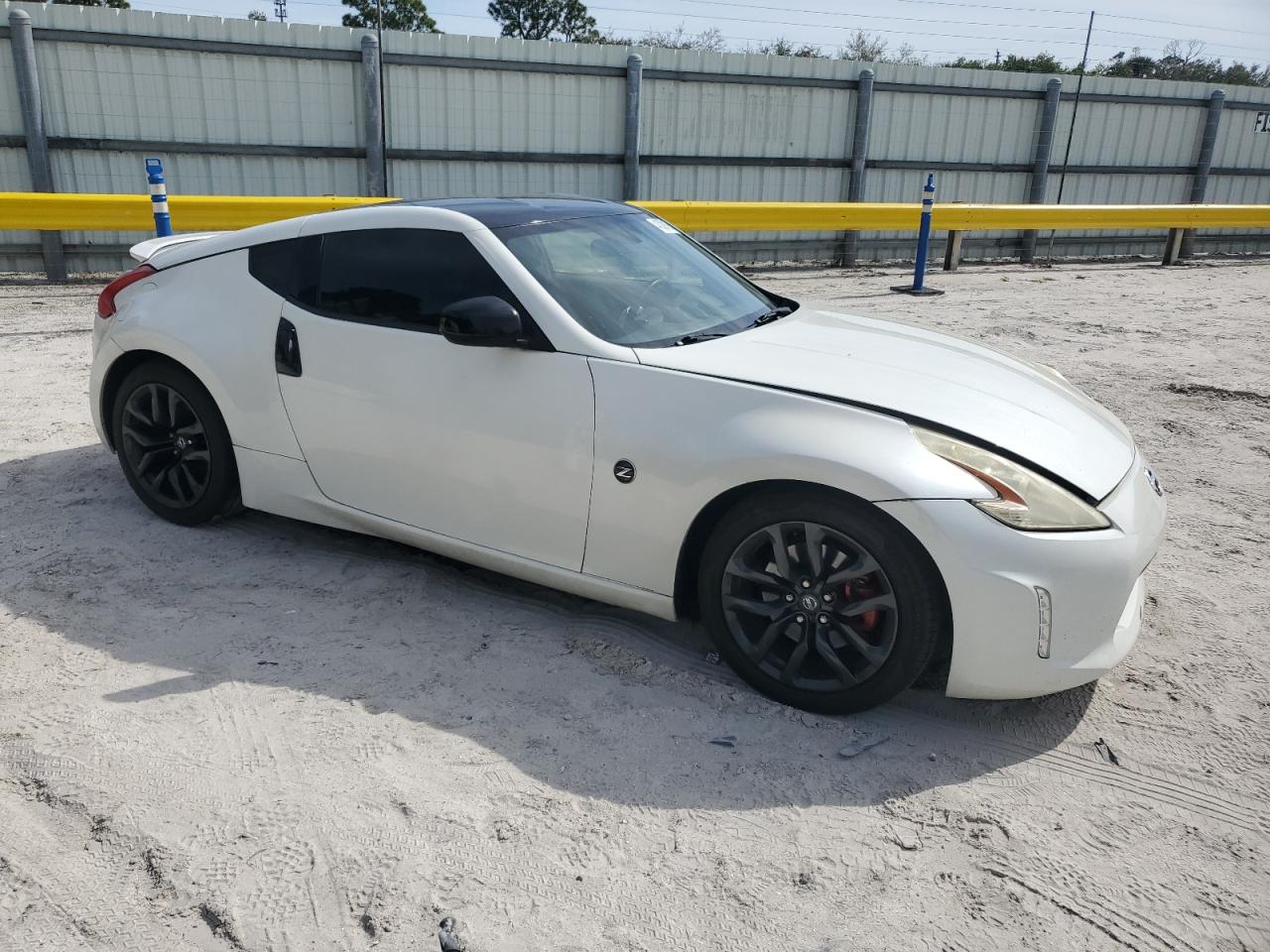 2016 Nissan 370Z - Image 4