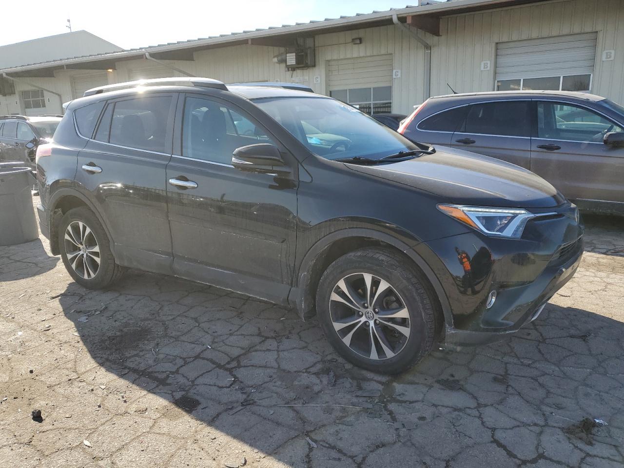 2016 Toyota RAV 4 - Image 4