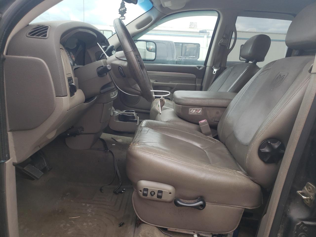 2005 Dodge RAM - Image 7