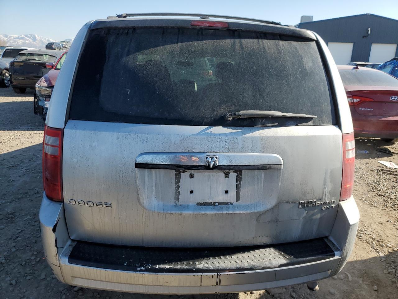 2010 Dodge Caravan - Image 6