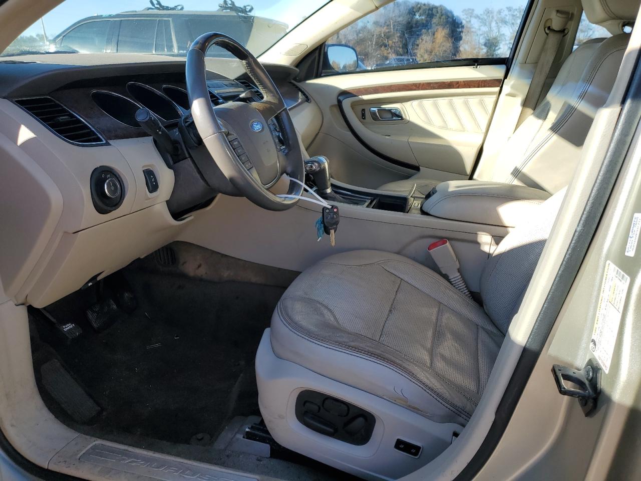 2011 Ford Taurus - Image 7