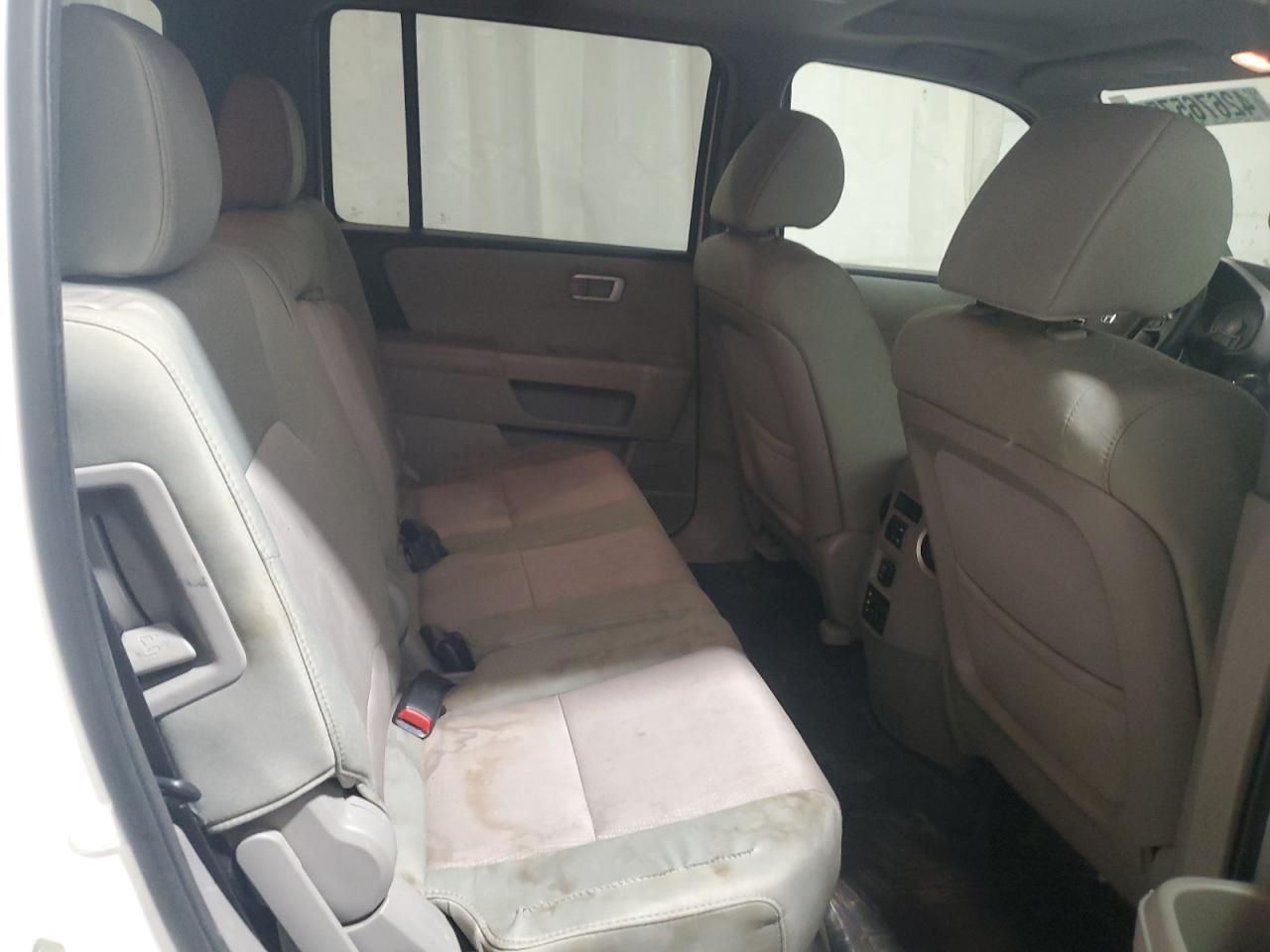 2015 Honda Pilot - Image 12