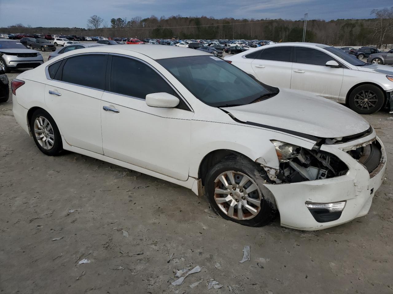 2015 Nissan Altima - Image 4