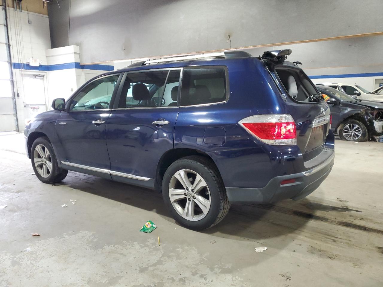 2012 Toyota Highlander - Image 2