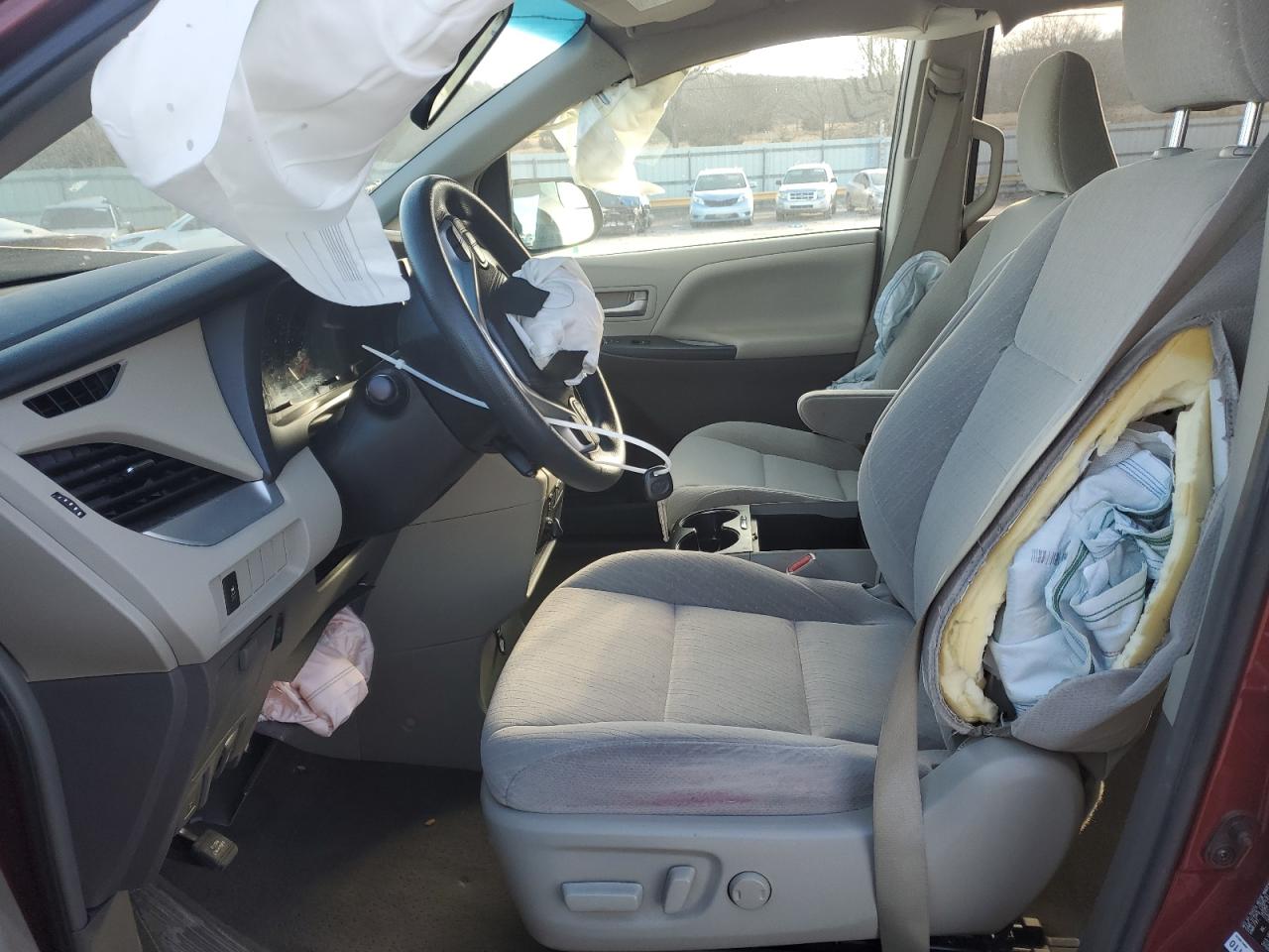 2017 Toyota Sienna - Image 7