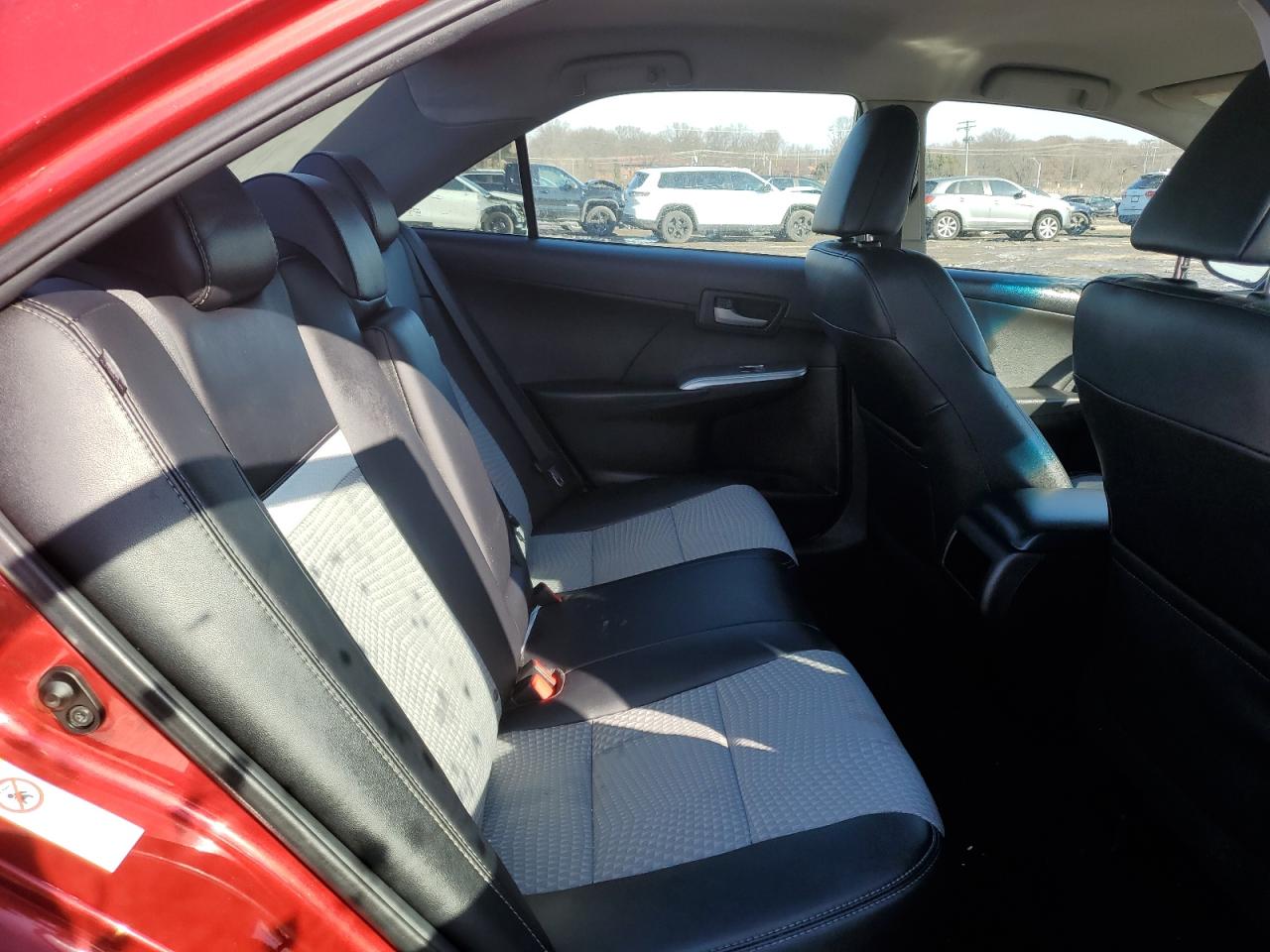 2014 Toyota Camry - Image 10