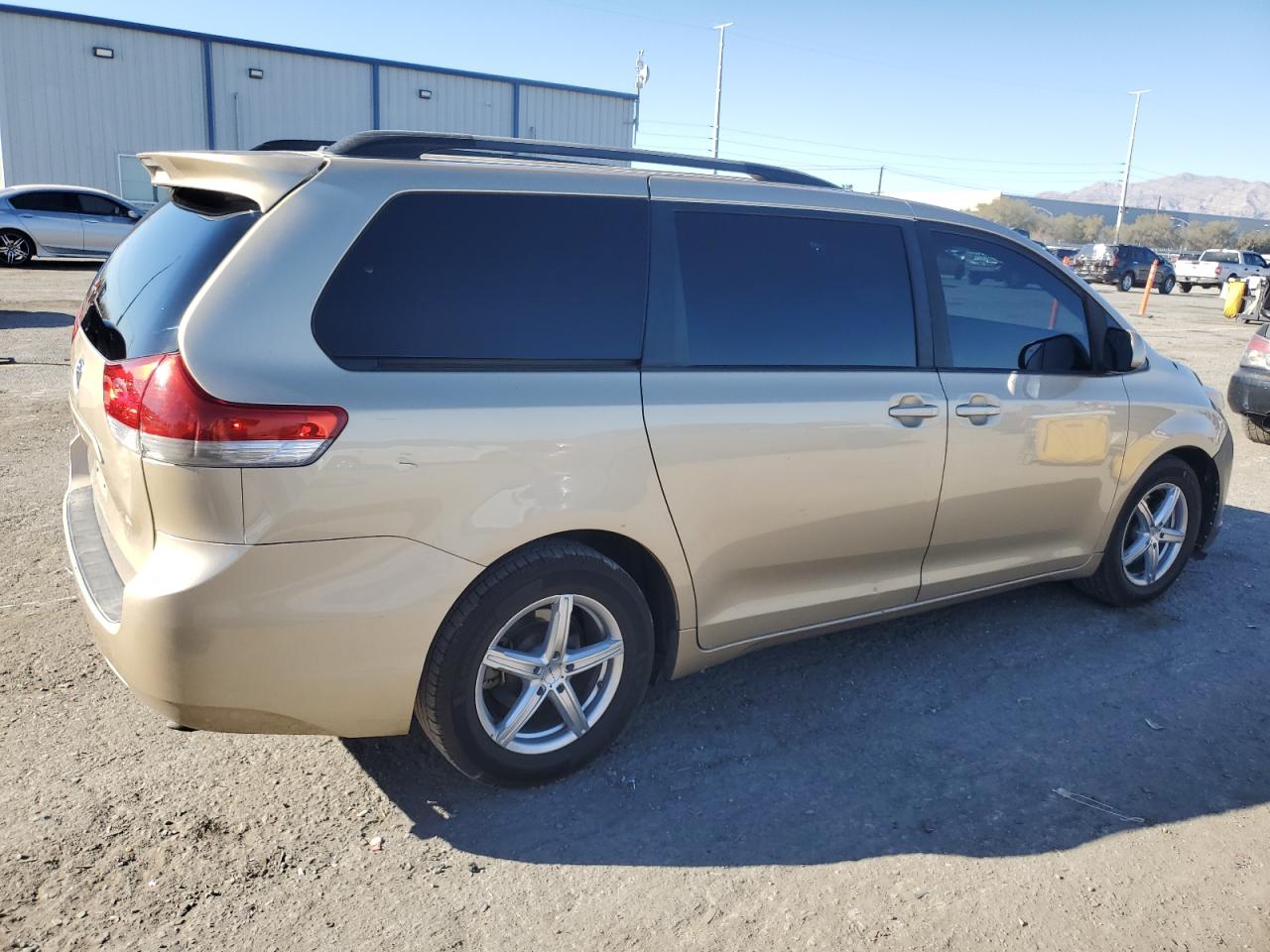 2011 Toyota Sienna - Image 3