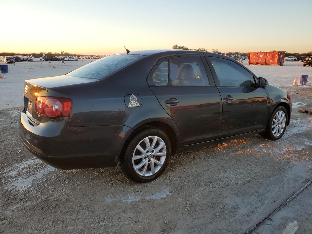 2010 Volkswagen Jetta - Image 3