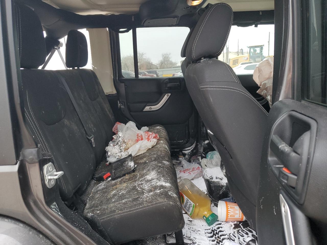 2016 Jeep Wrangler - Image 11