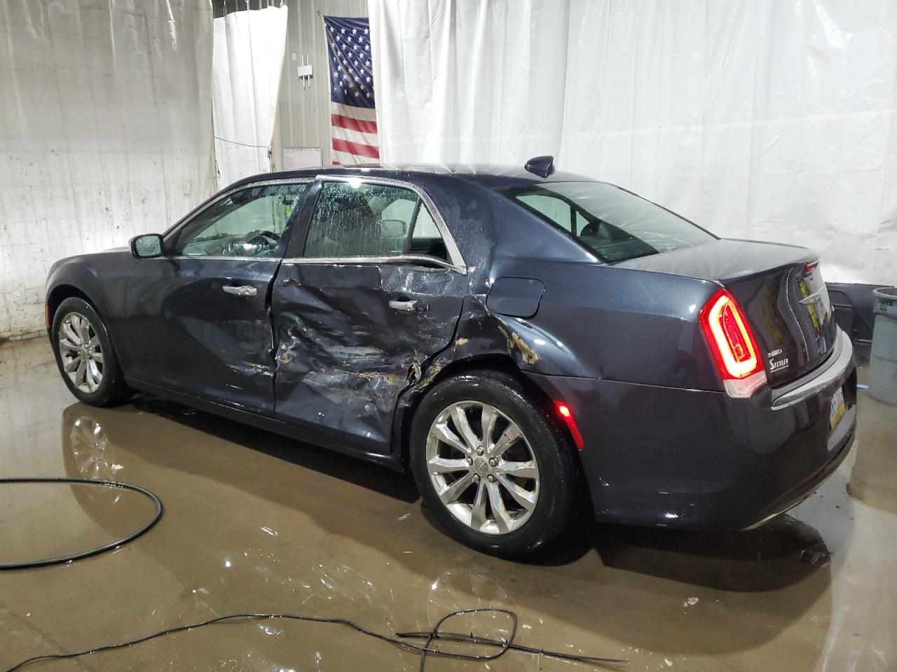 2017 Chrysler 300 - Image 2