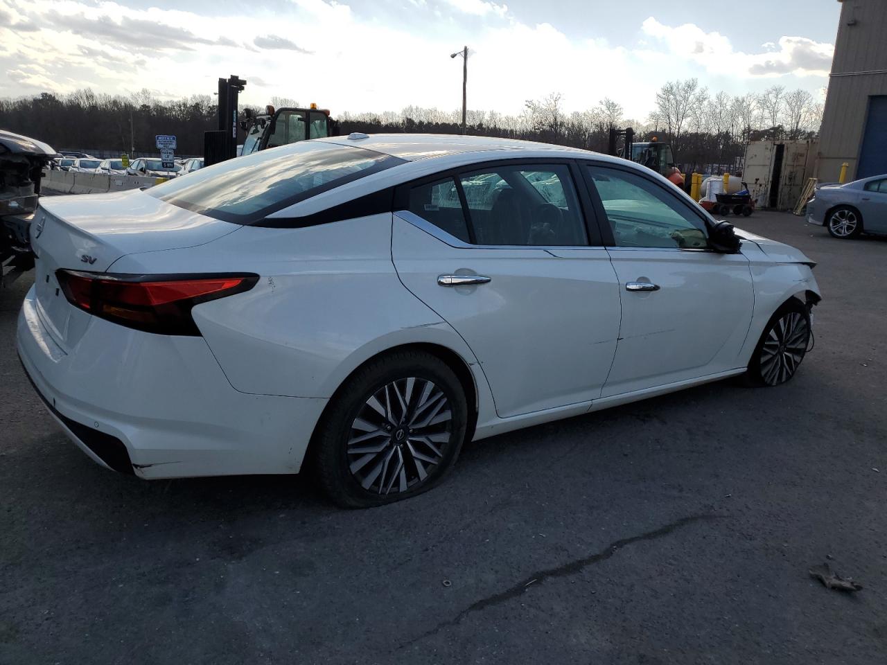 2024 Nissan Altima - Image 3