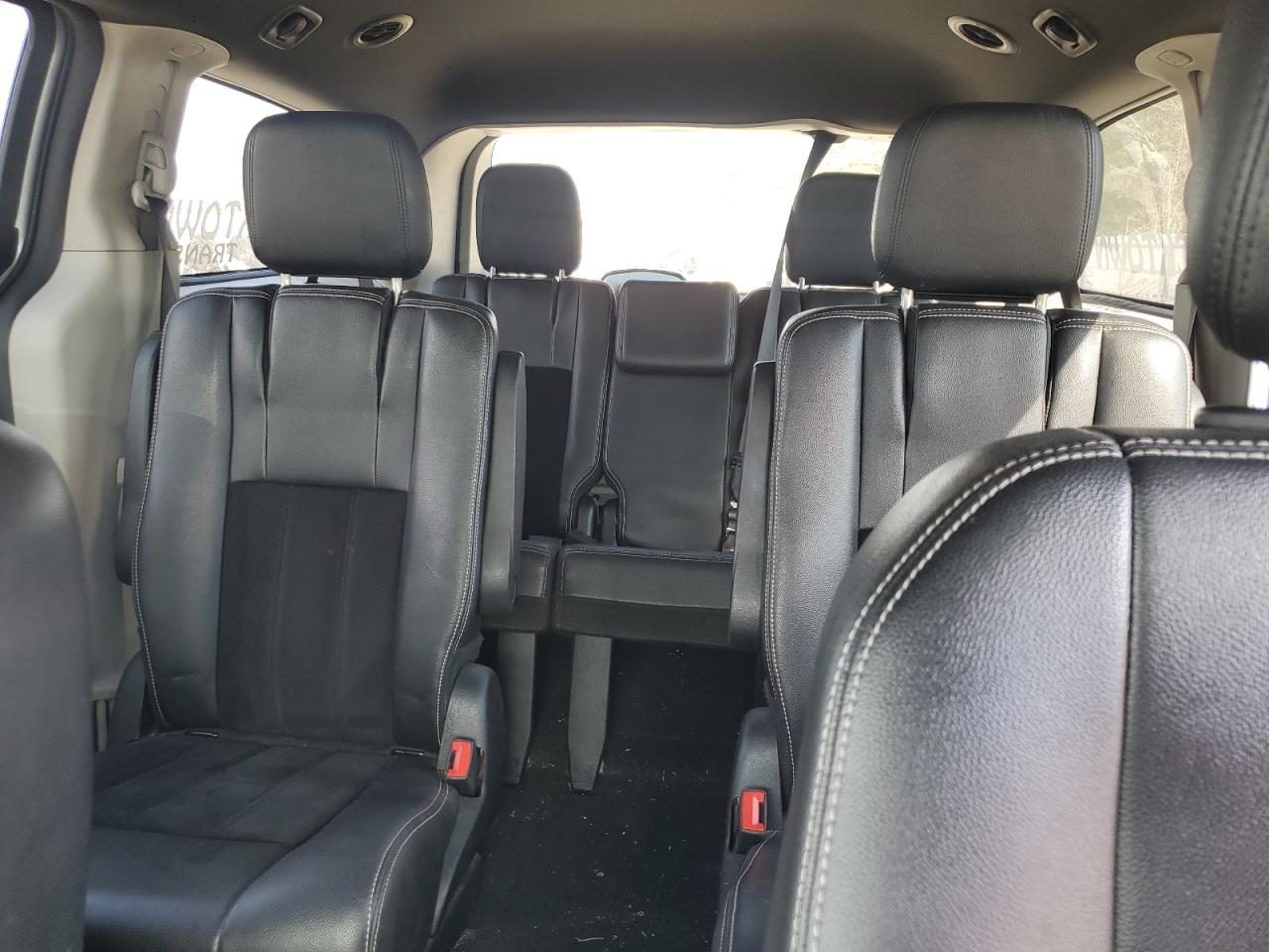 2018 Dodge Caravan - Image 10