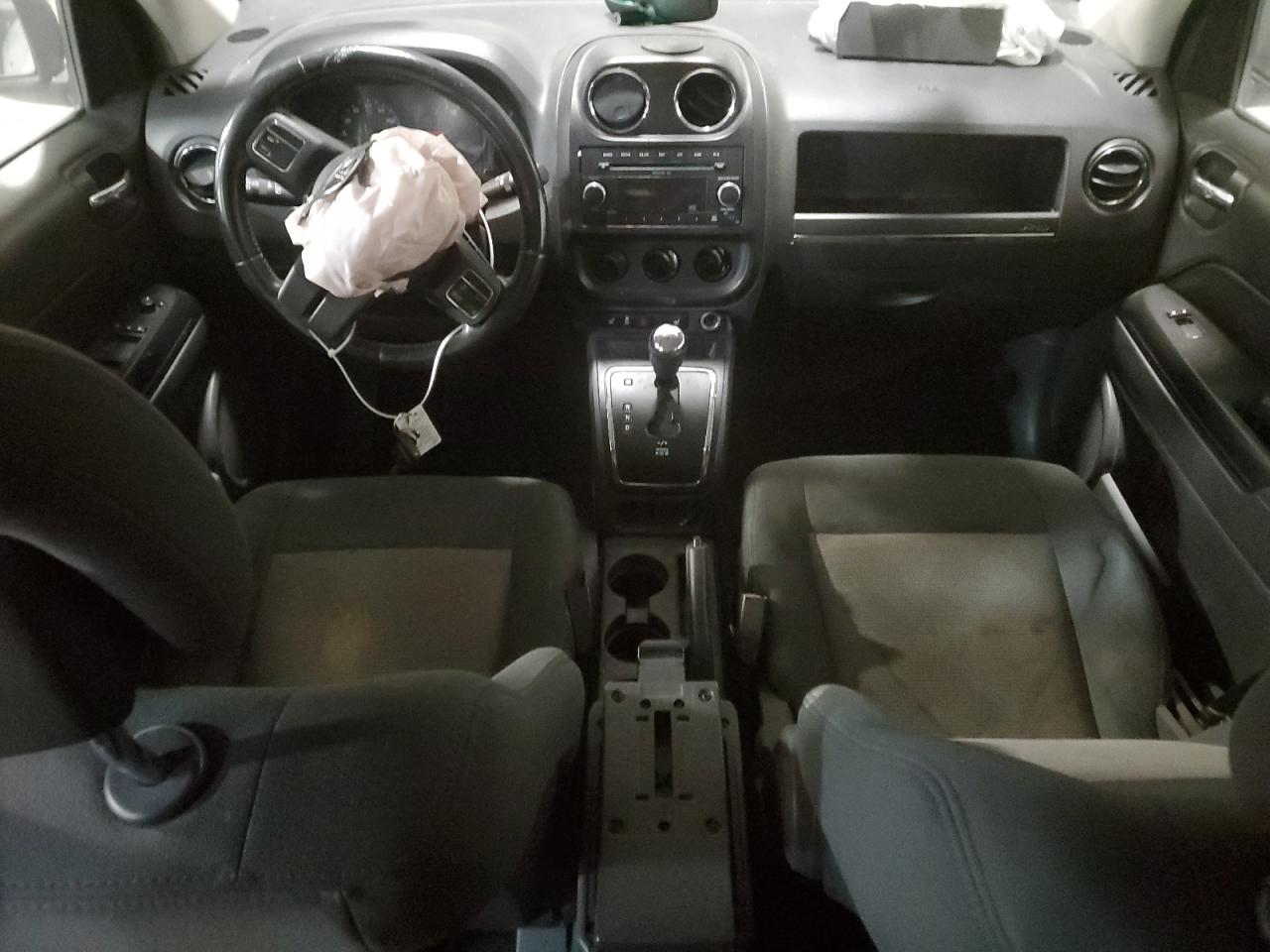2011 Jeep Compass - Image 8