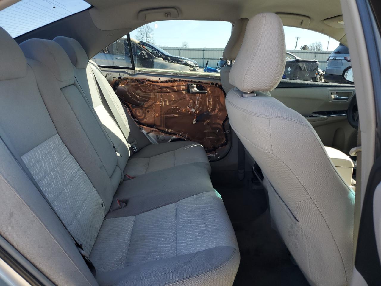 2015 Toyota Camry - Image 11