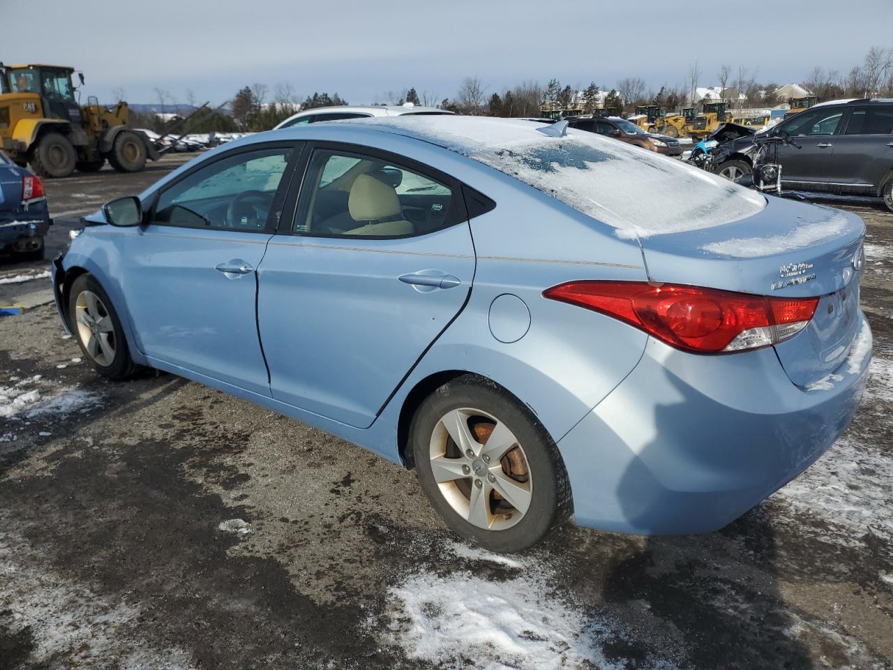 2013 Hyundai Elantra - Image 2