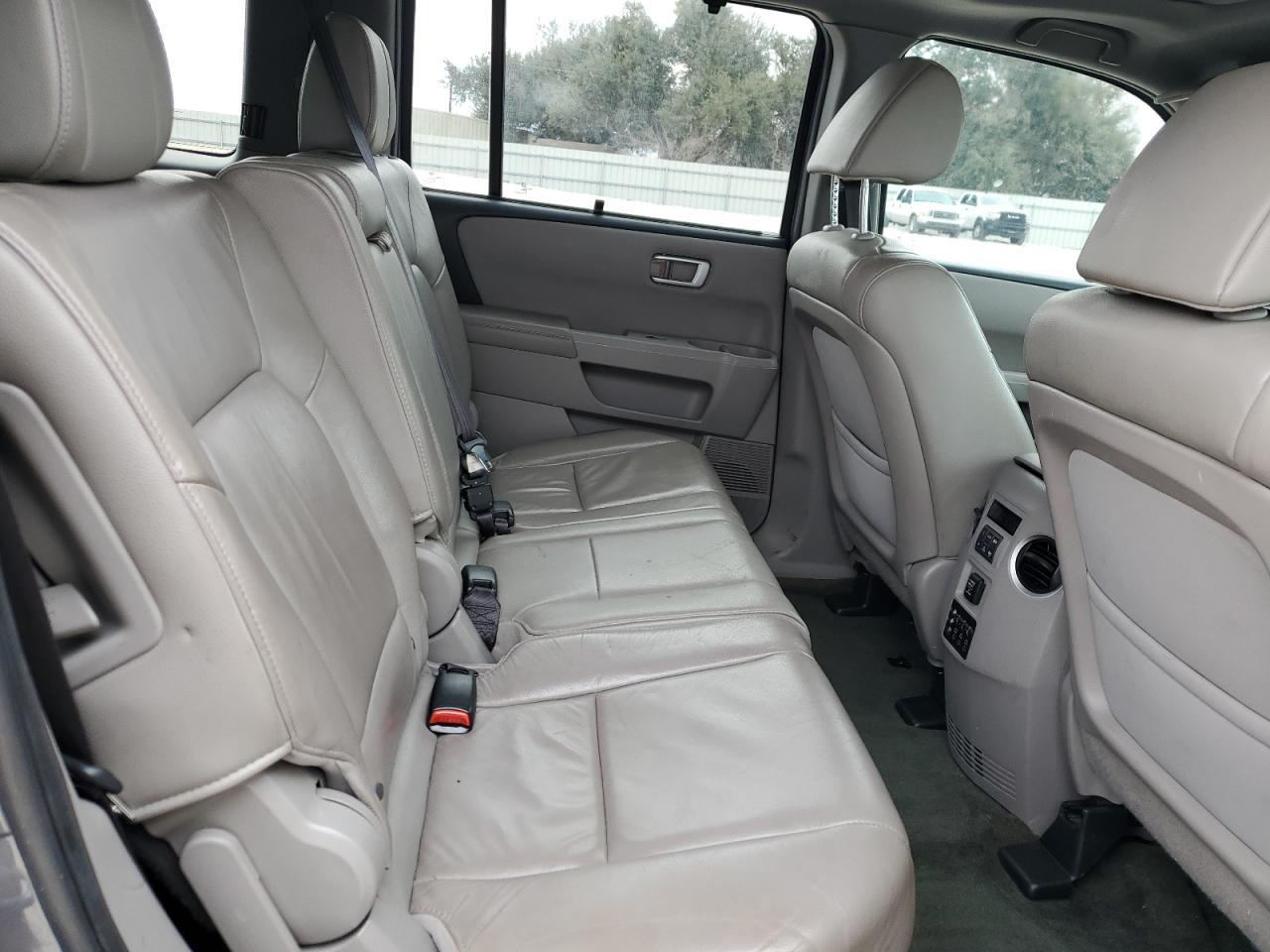 2014 Honda Pilot - Image 12