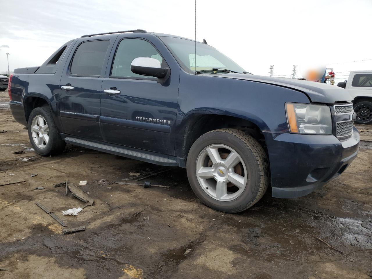 2008 Chevrolet Avalanche - Image 4