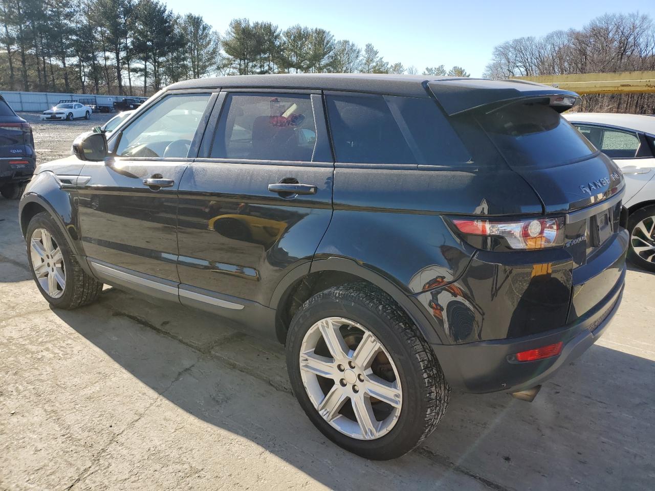 2015 Land Rover Range Rover - Image 2