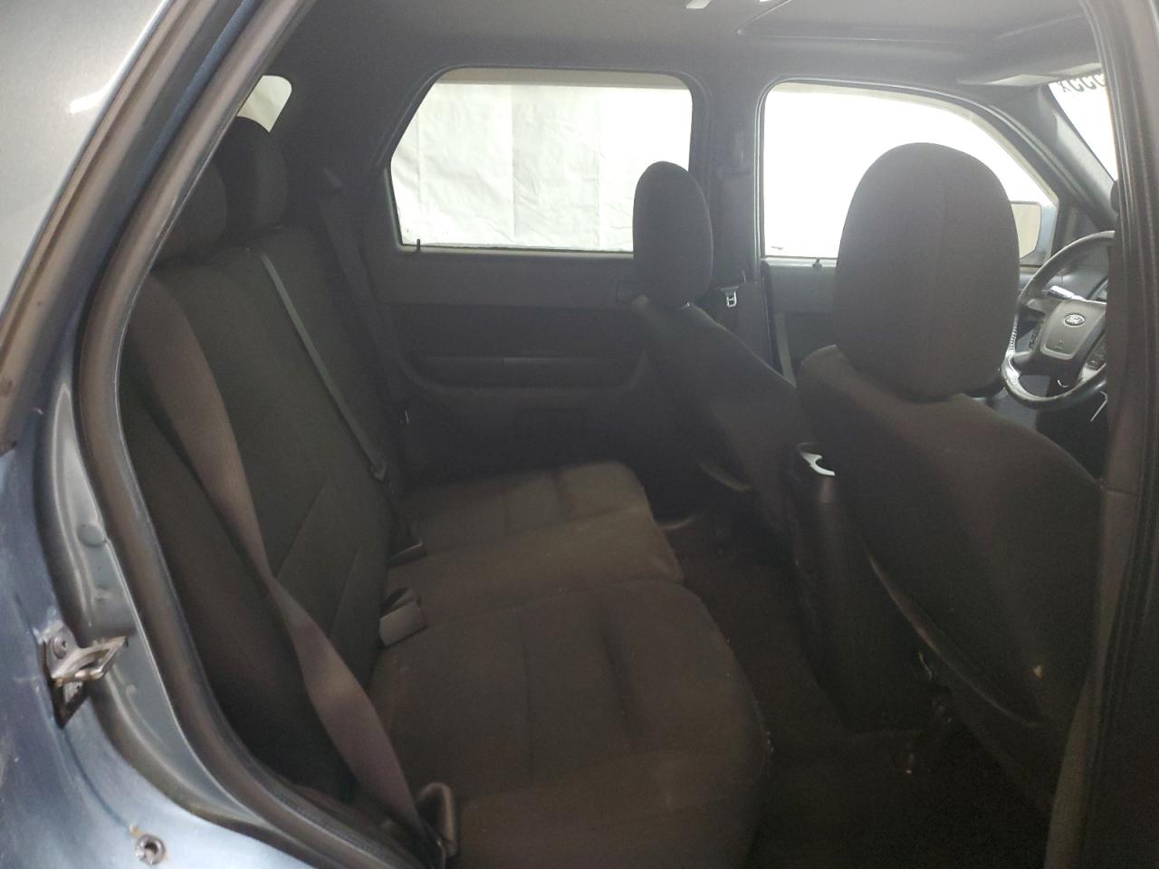 2010 Ford Escape - Image 11