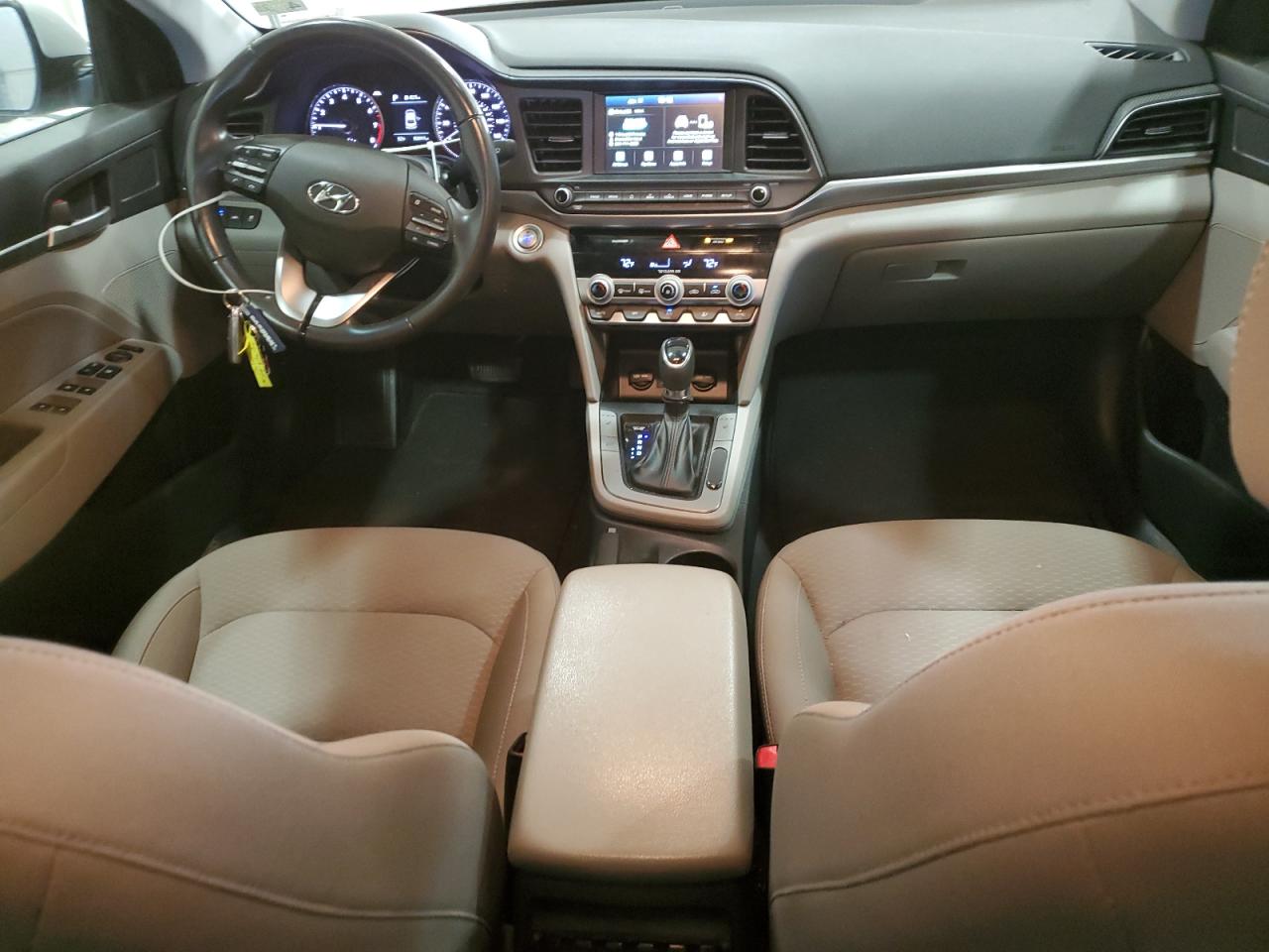 2019 Hyundai Elantra - Image 8