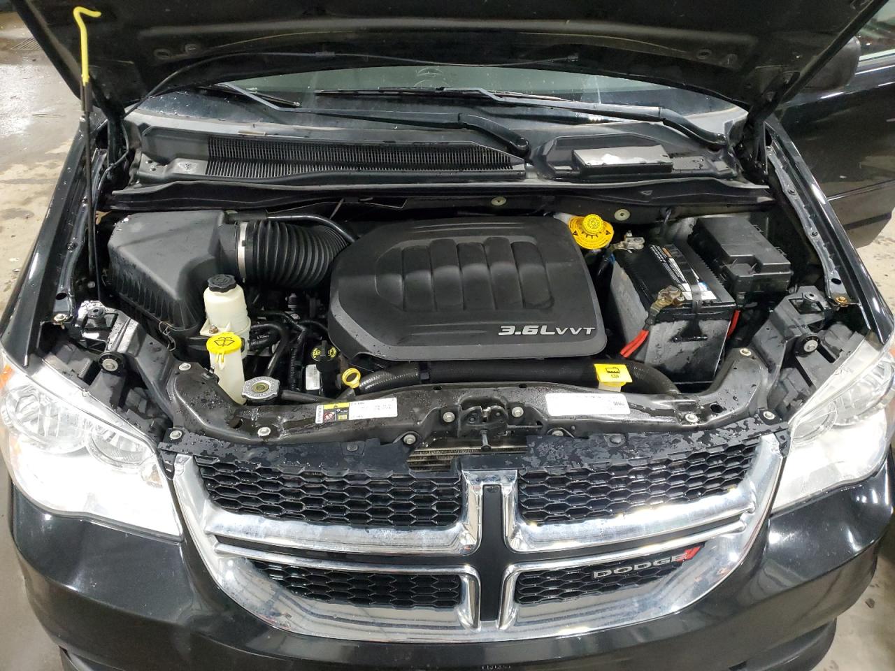 2016 Dodge Caravan - Image 12