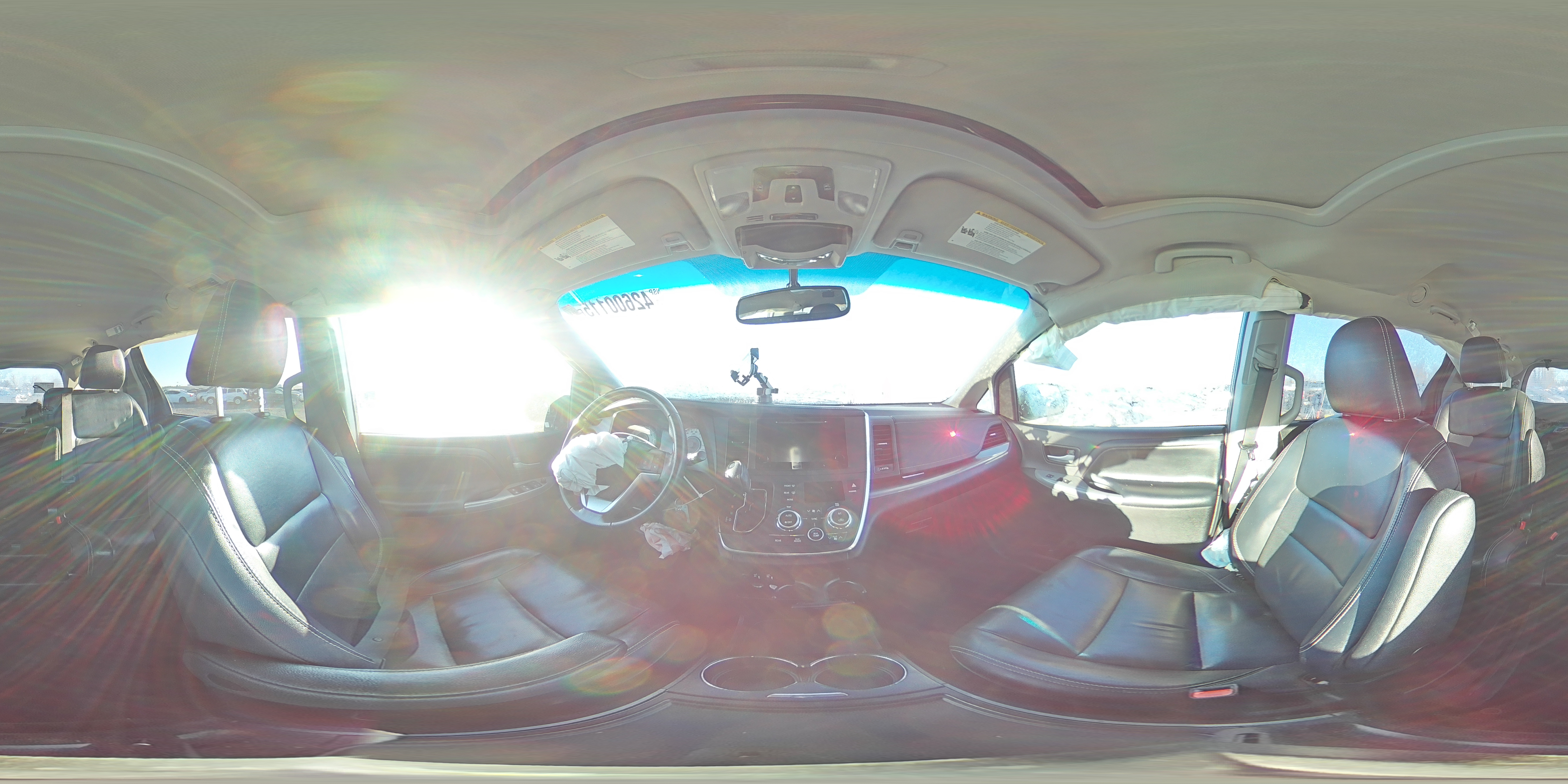 2015 Toyota Sienna - Image 13
