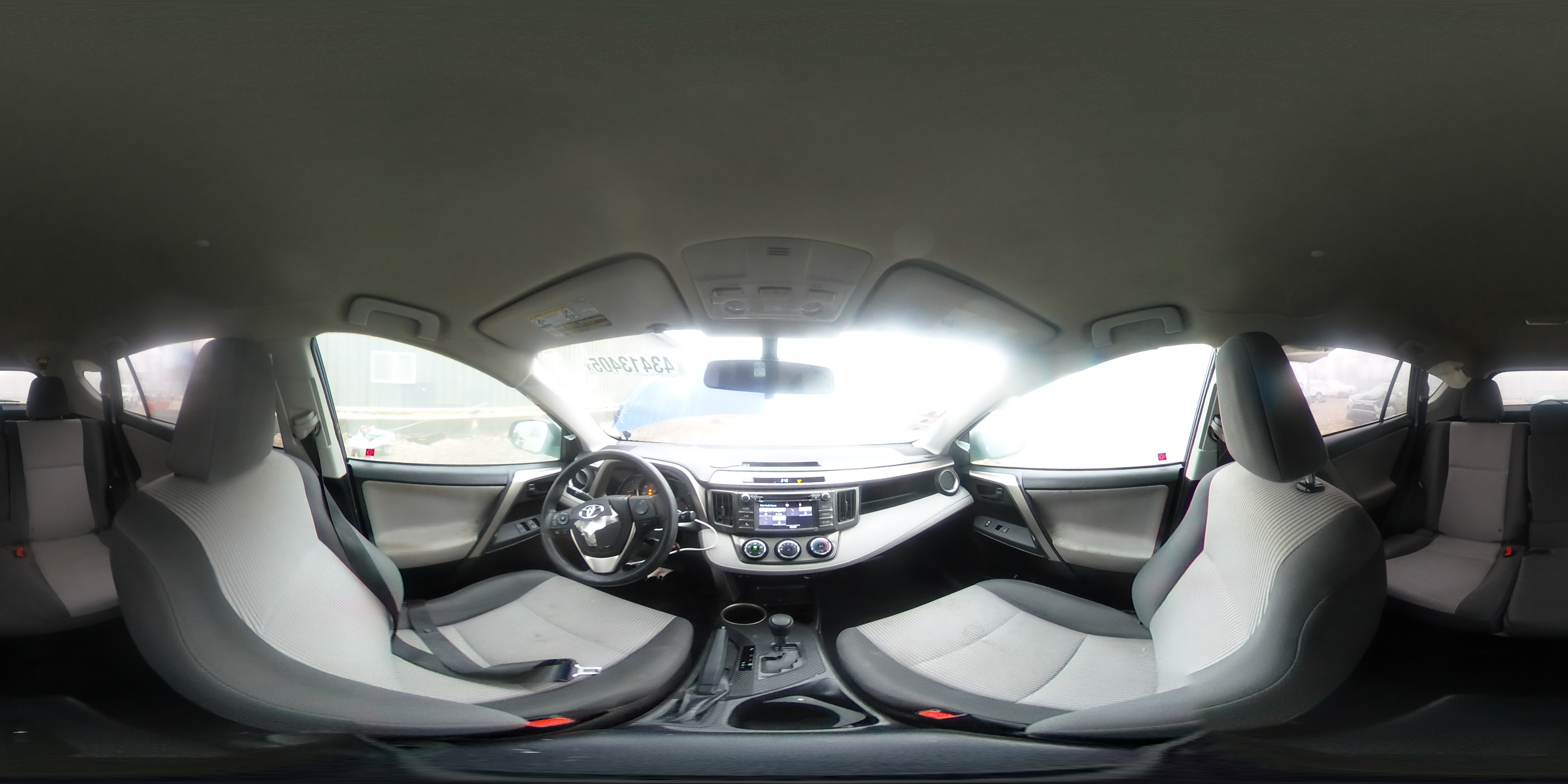 2015 Toyota RAV 4 - Image 13