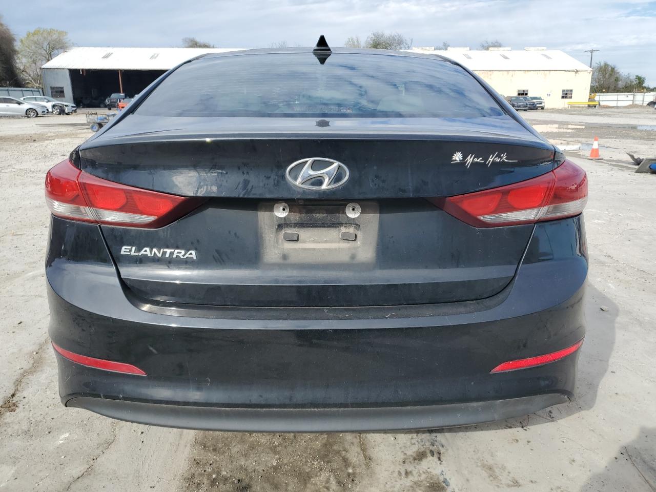 2017 Hyundai Elantra - Image 6