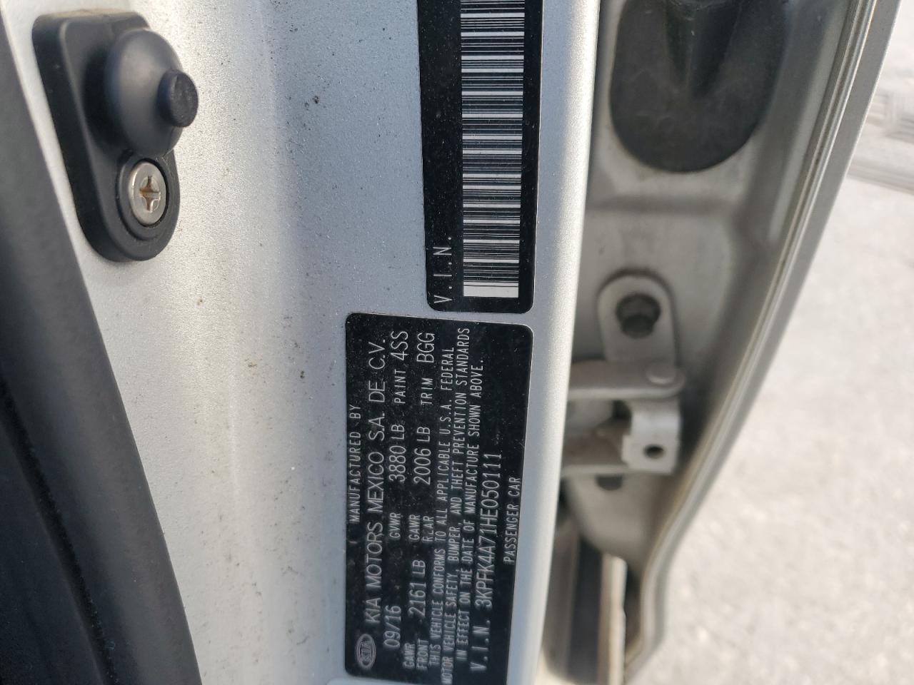 2017 Kia Forte - Image 14