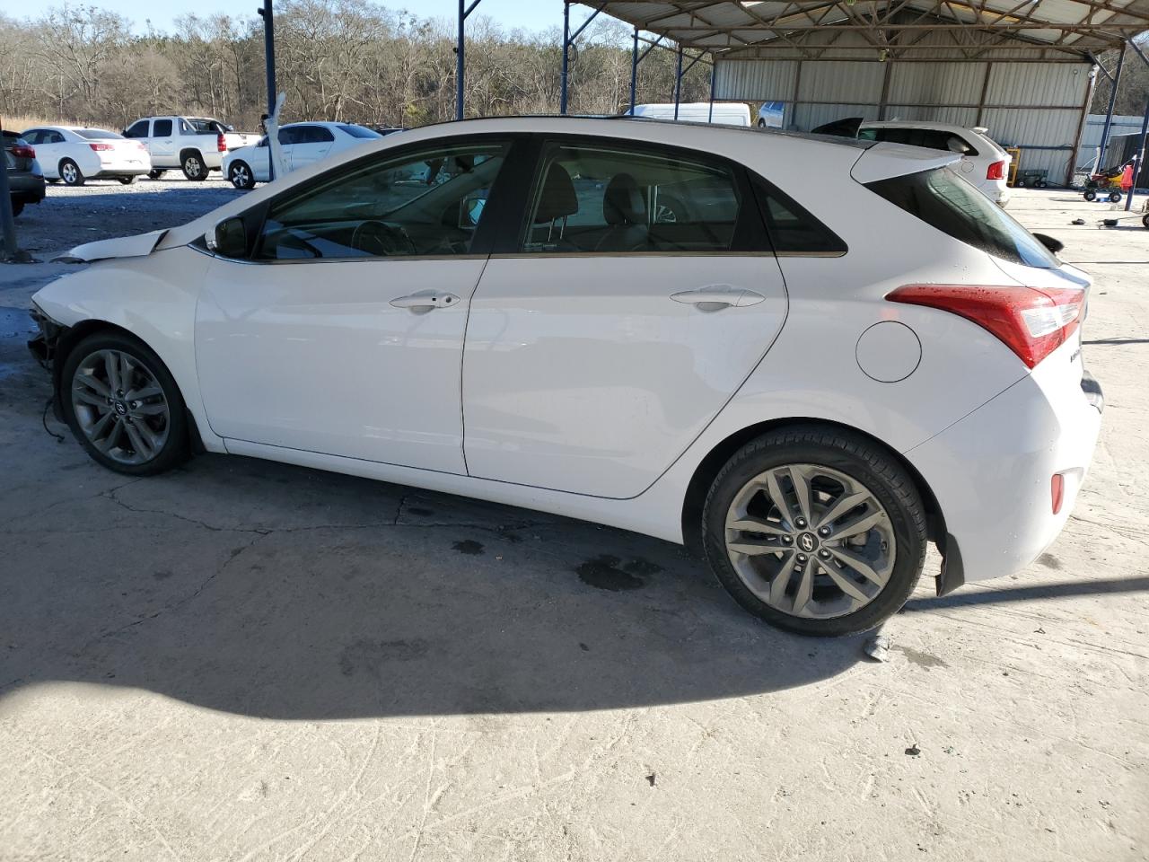 2016 Hyundai Elantra - Image 2