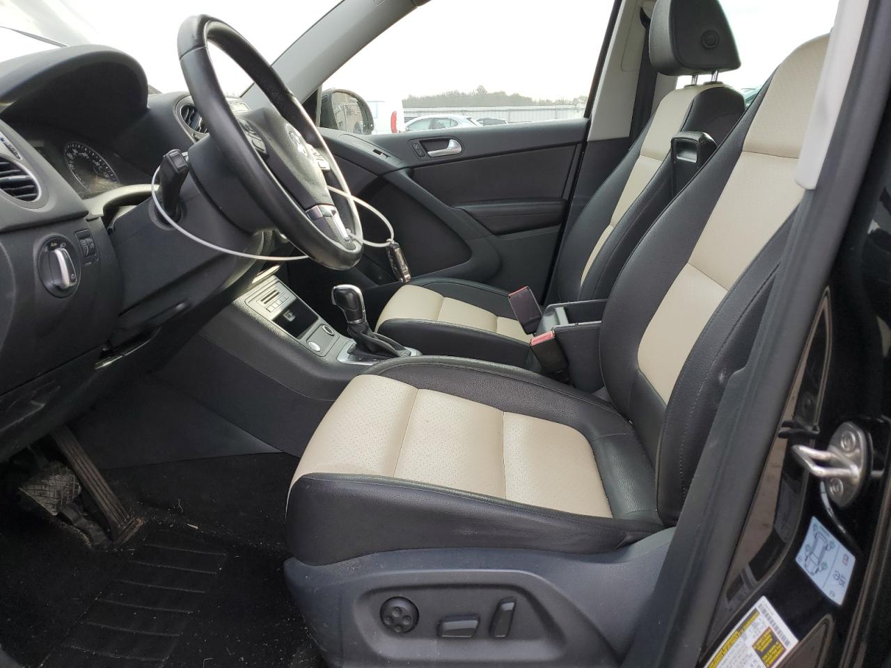 2017 Volkswagen Tiguan - Image 7