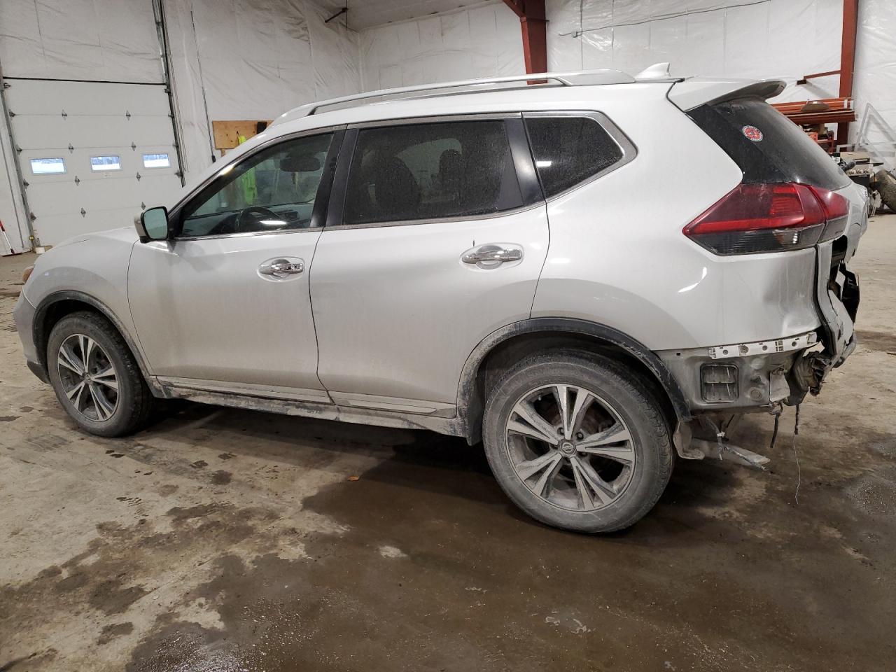 2018 Nissan Rogue - Image 2