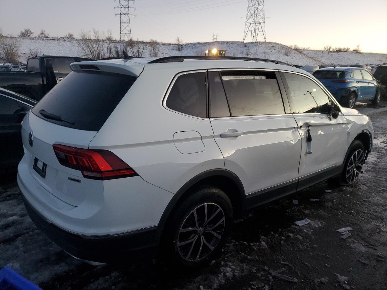 2020 Volkswagen Tiguan - Image 3