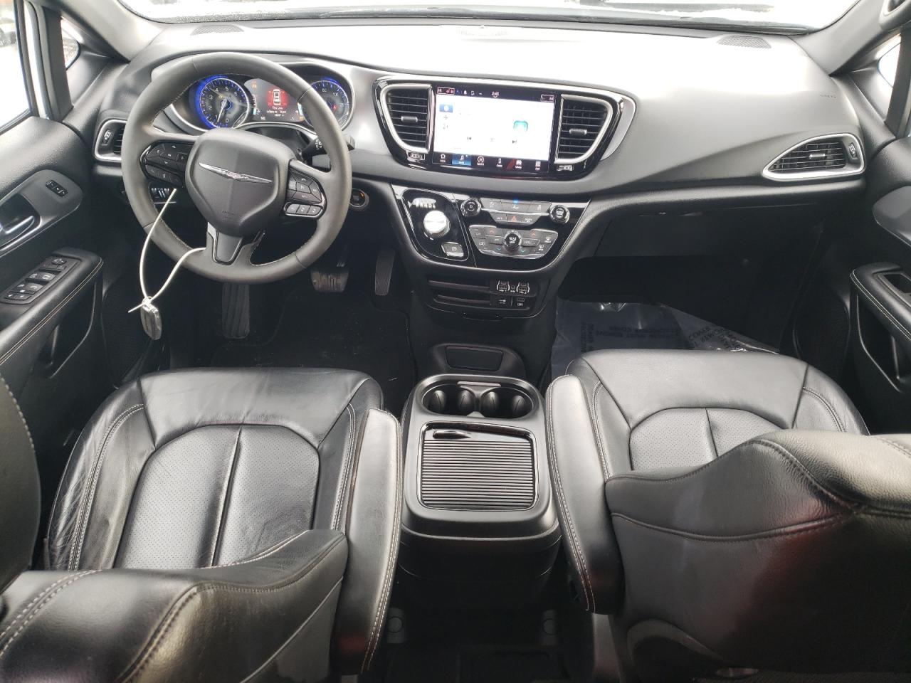 2022 Chrysler Pacifica - Image 8