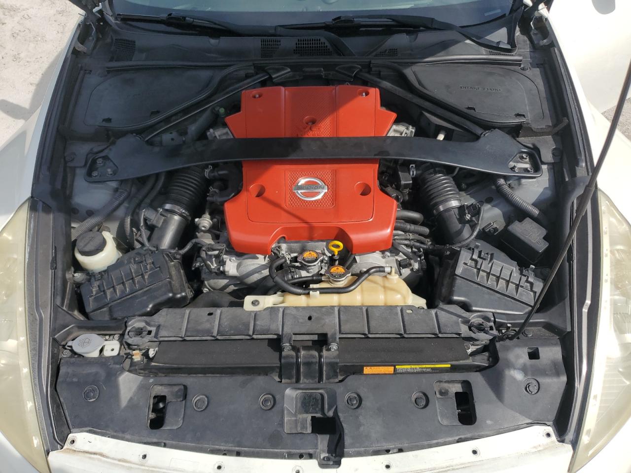 2016 Nissan 370Z - Image 12