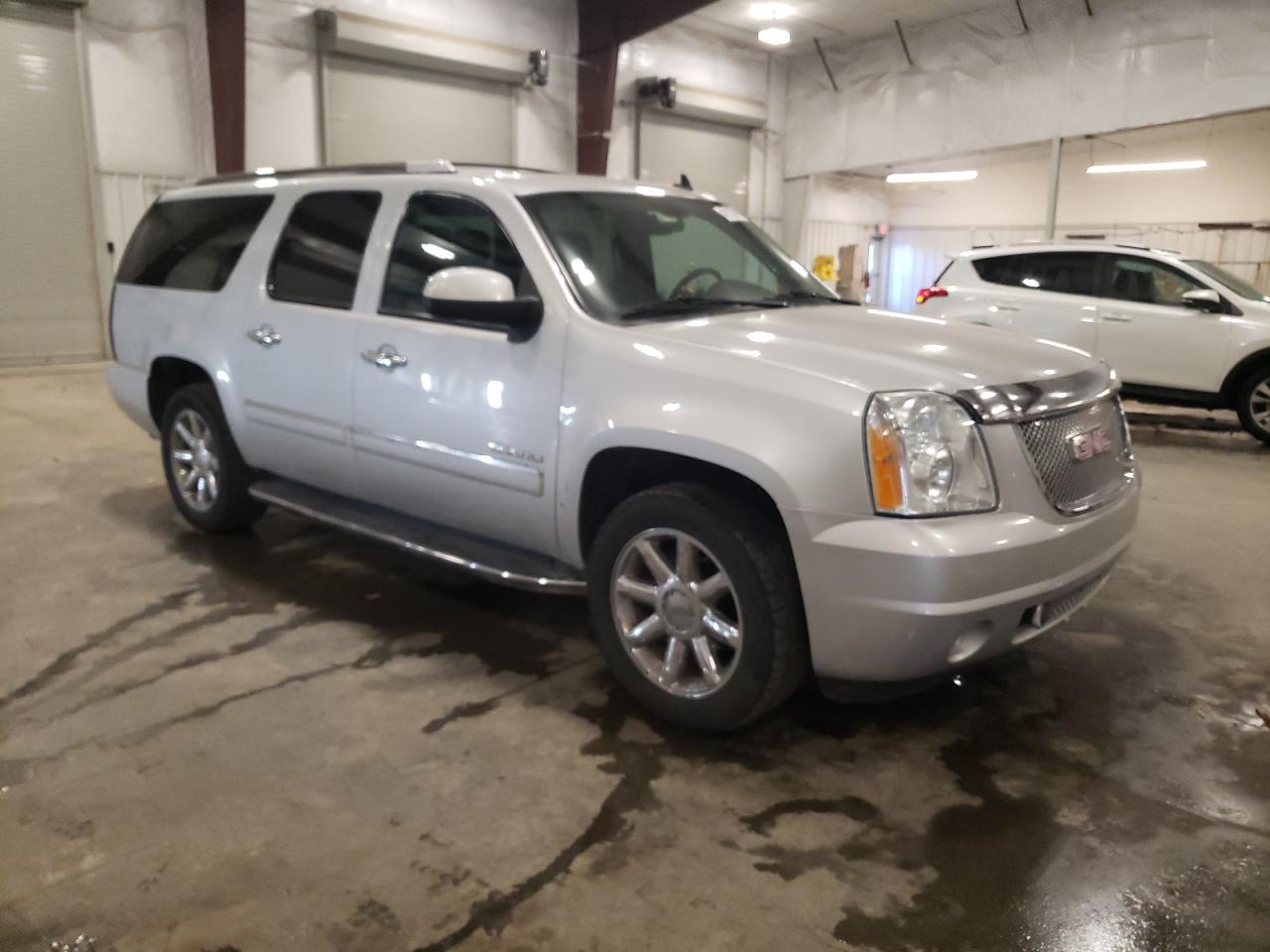 2013 GMC Yukon - Image 4