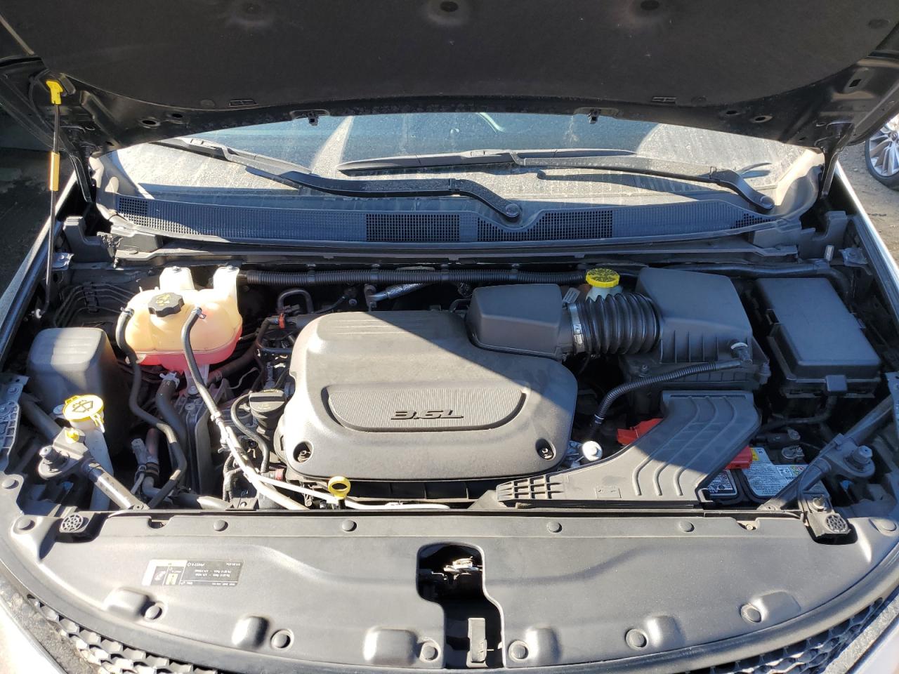 2020 Chrysler Pacifica - Image 12