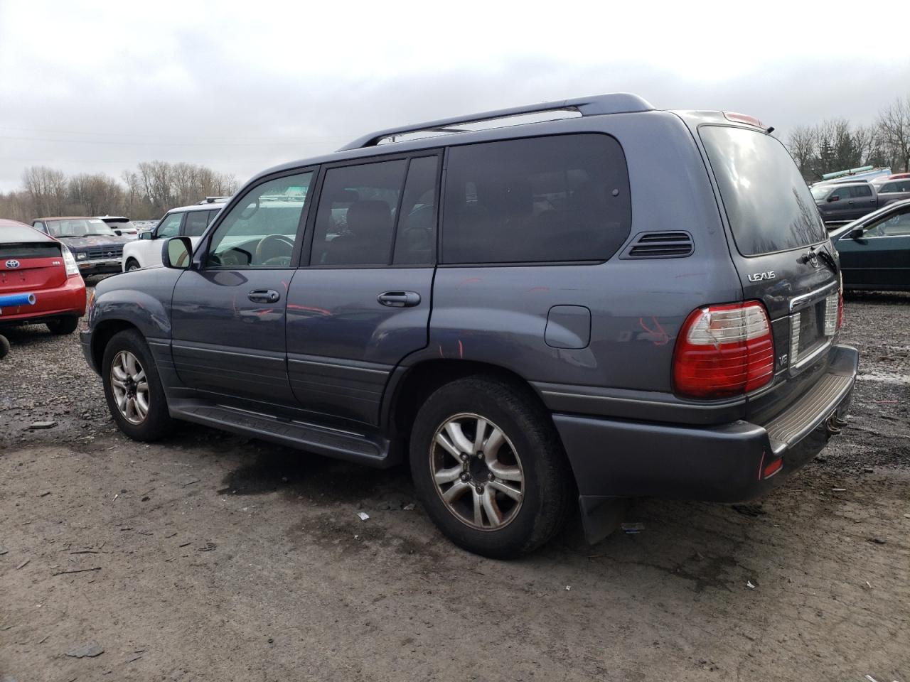2004 Lexus LX - Image 2