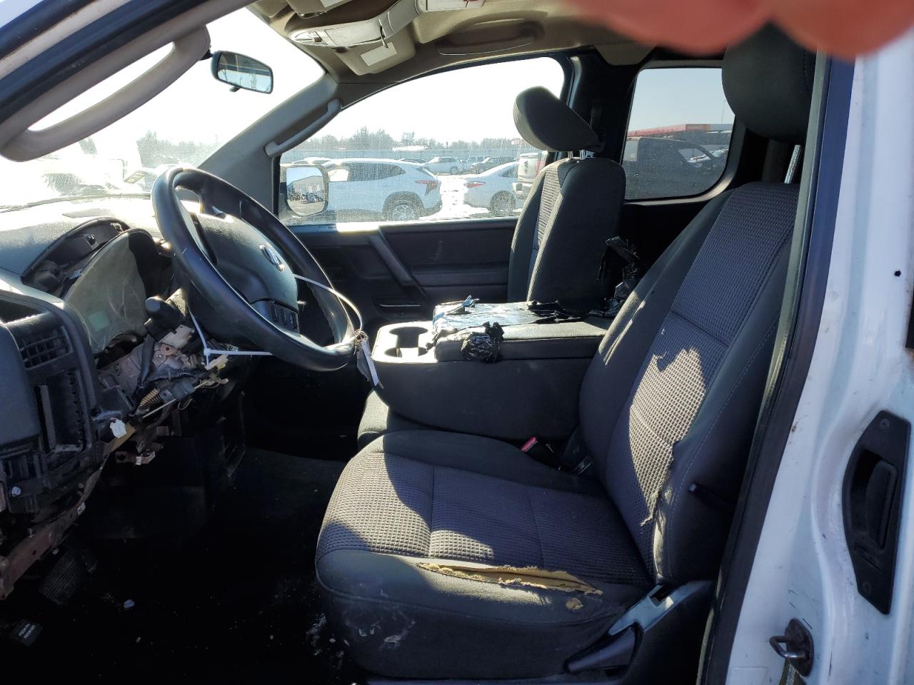 2010 Nissan Titan - Image 7