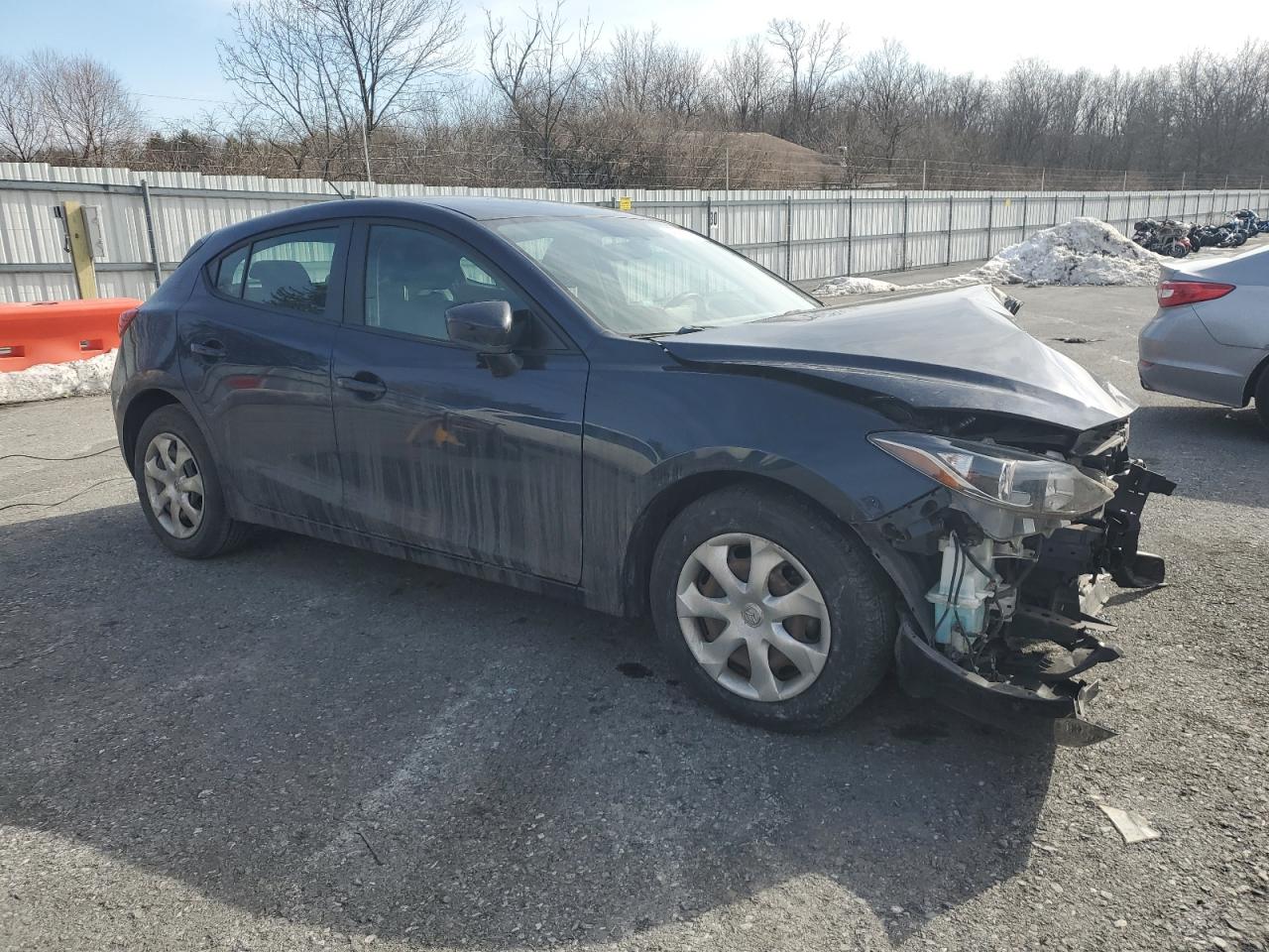 2015 Mazda 3 - Image 4
