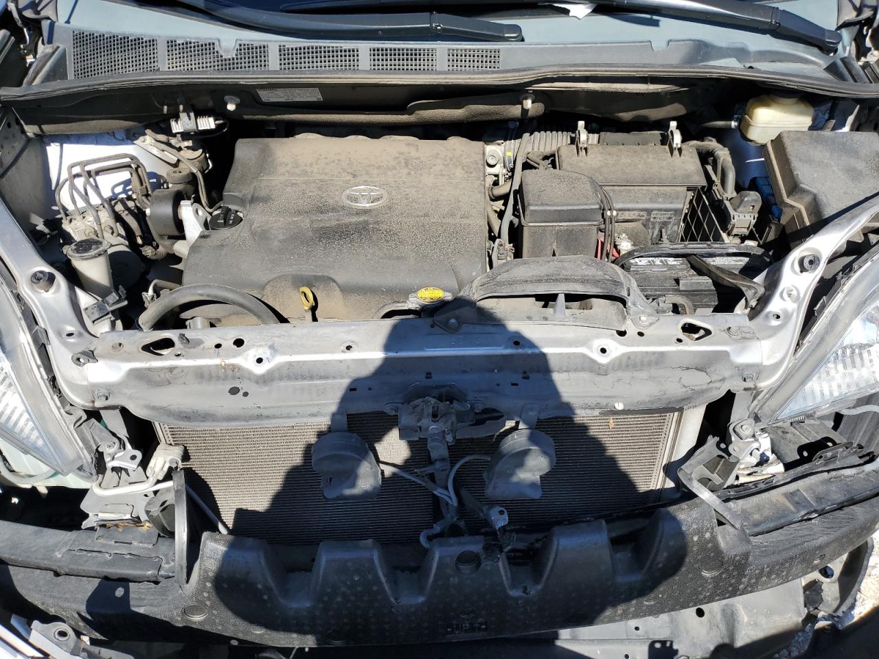 2015 Toyota Sienna - Image 12